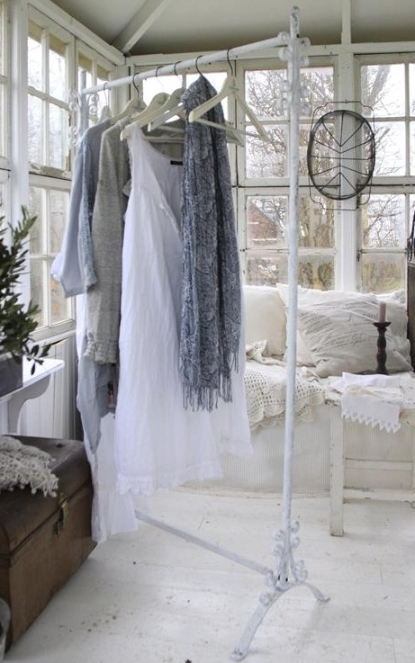 www gardsromantik se Klädställning vintage vitt Jeanne d u00b4Arc Living www gardsromantik se Klädställning vintage vitt Jeanne d u00b4Arc Living